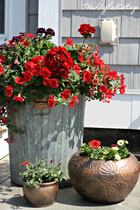 Garbage Can Flower Planter - www.thelilypadcottage.com