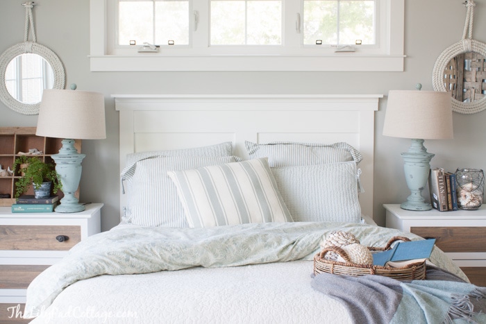 A double bed in a room