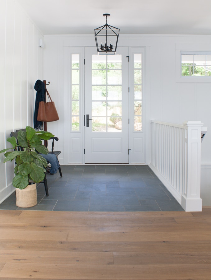 A entry way with tile floor