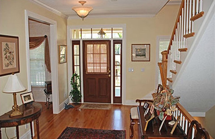 A living room filled with furniture